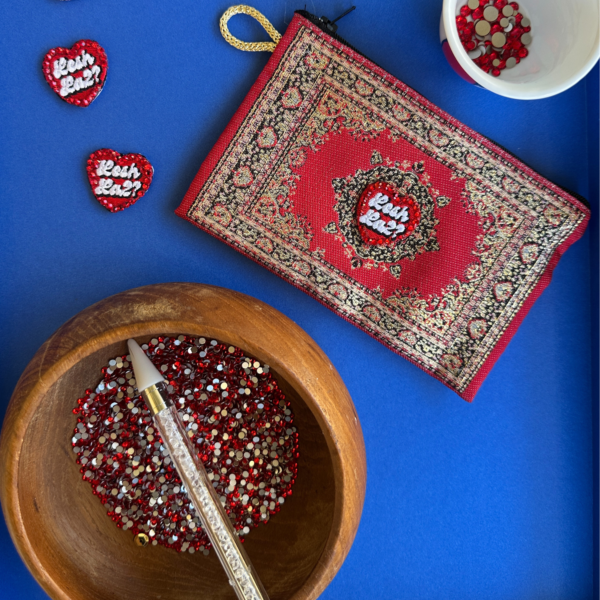 Lesh La2? Bedazzled Heart Pouch