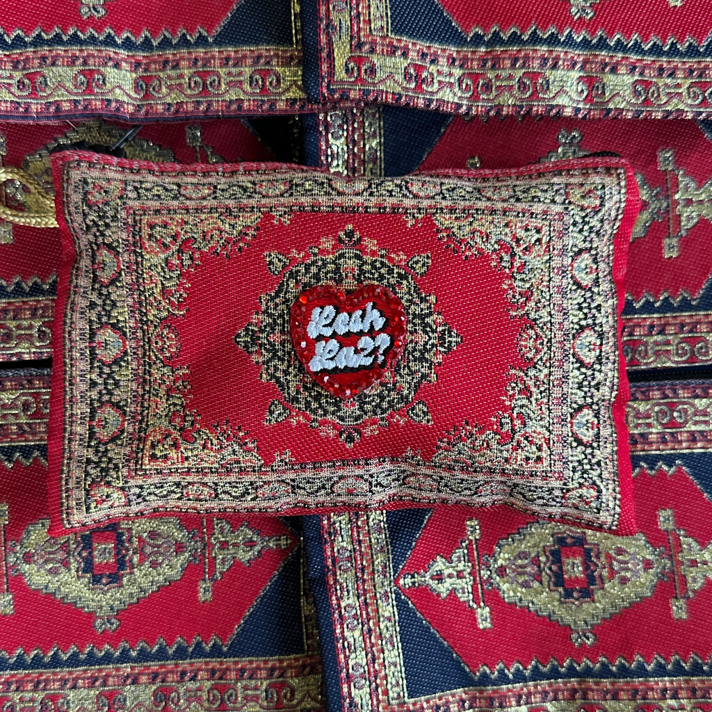 Lesh La2? Bedazzled Heart Pouch