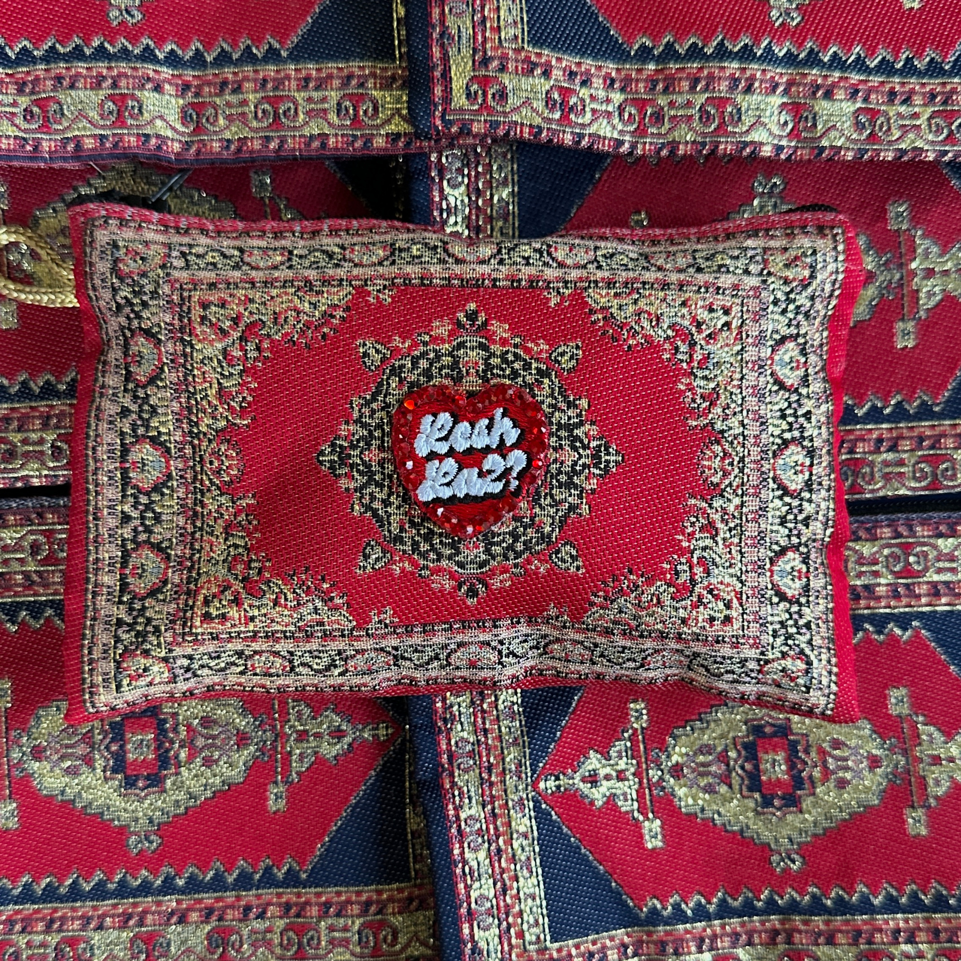 Lesh La2? Bedazzled Heart Pouch